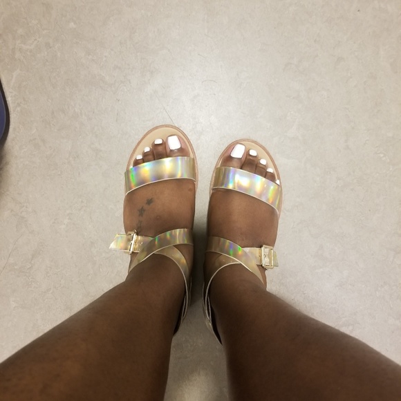 Sandals - Picture 3 of 4